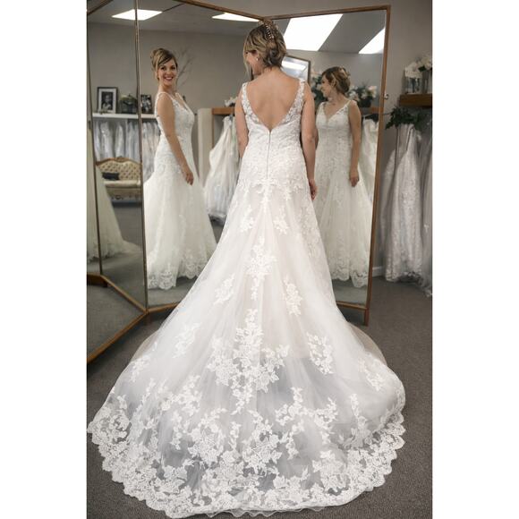 Casablanca Bridal 2269 Wedding Dress Ivory/Champagne Size 12 New - Picture 6 of 7